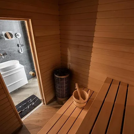 Lazur بيت خشبي